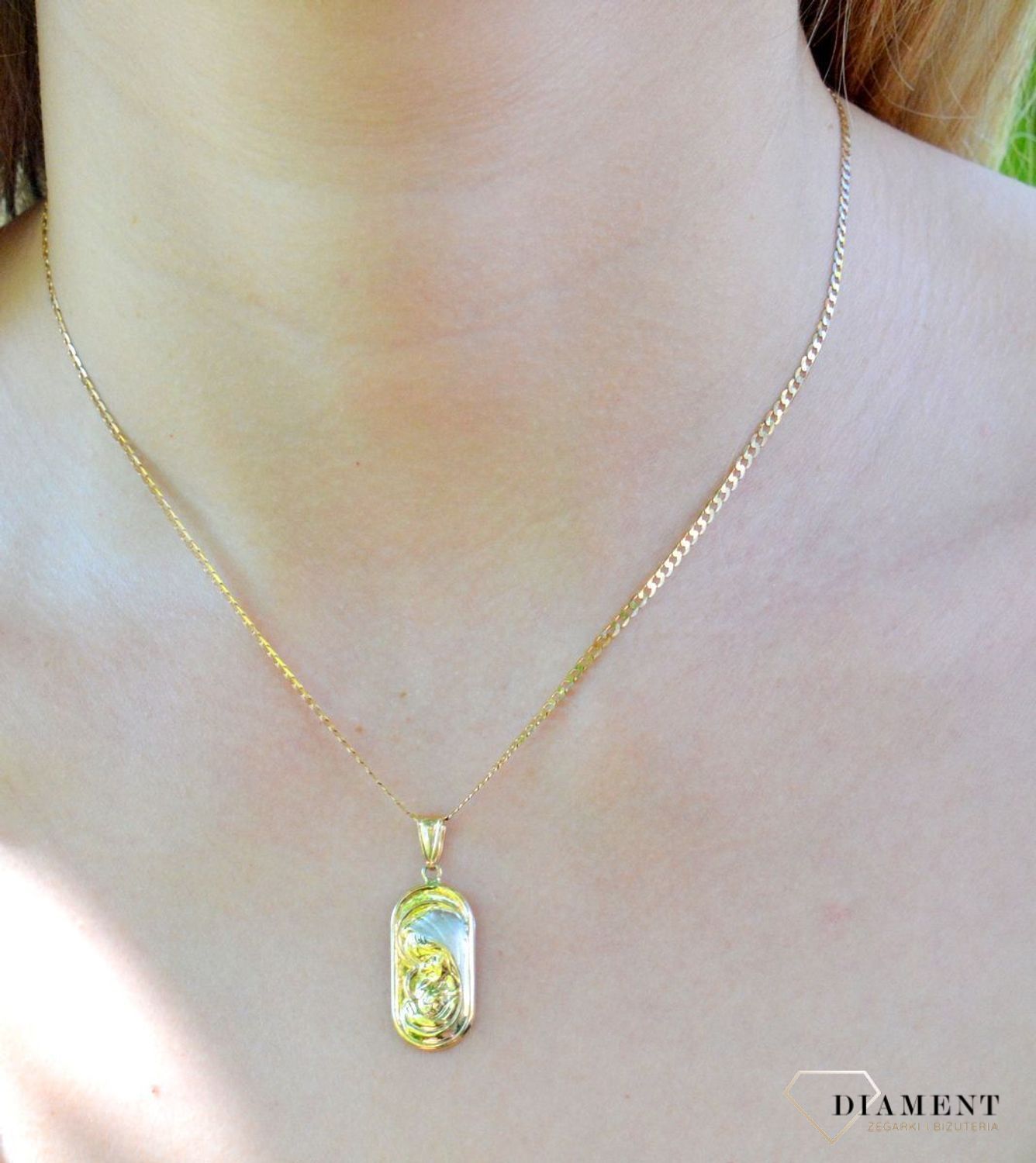 Złoty medalik prostokątny 375 z Matką Boską Częstochowską ZA 308 375as.jpg